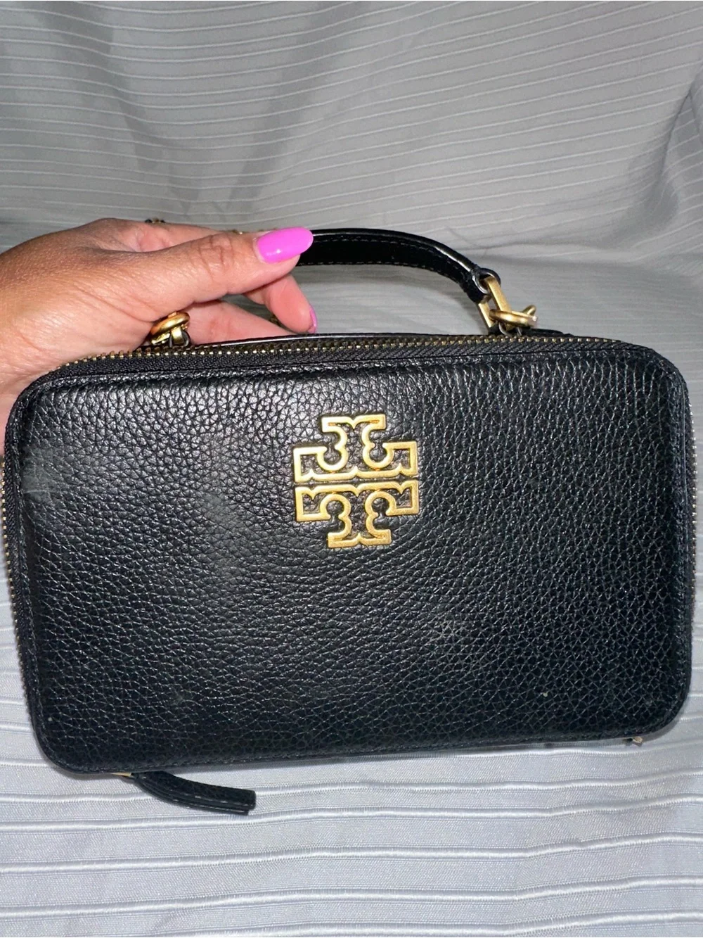 Tory Burch compact pebbled
